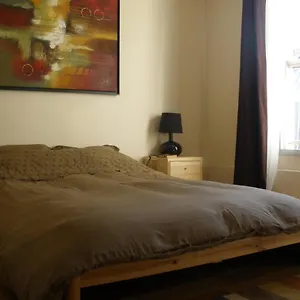 Cozy Apt Centre, 5 Mins Louvre Paris